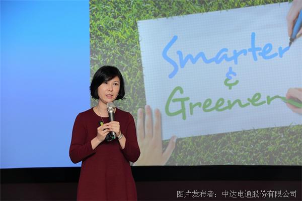 台达品牌长暨文教基金会执行长郭珊珊说明台达于cop21举办的多场